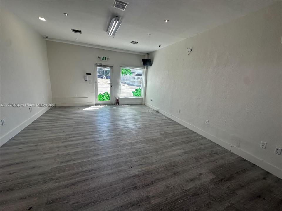 3030 NW 7th Ave, Miami, Florida 33127, USA