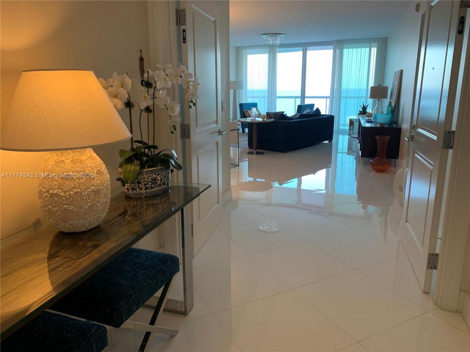 1 N Ocean Blvd 1004, Pompano Beach, Florida 33062, Stati Uniti