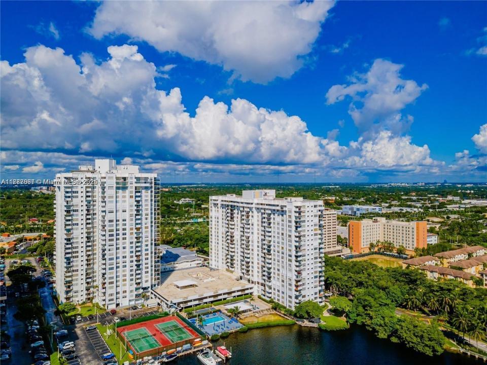 2780 NE 183rd St 712, Aventura, Florida 33160, Estados Unidos