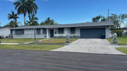 9380 SW 179th Ter, Palmetto Bay, Florida 33157, USA