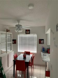 2420 Johnson St 303, Hollywood, Florida 33020, USA