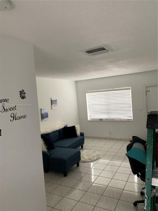 2420 Johnson St 303, Hollywood, פלורידה 33020, ארצות הברית של אמריקה 