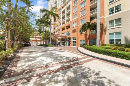 2000 N Bayshore Dr 1207, Miami, Florida 33137, USA