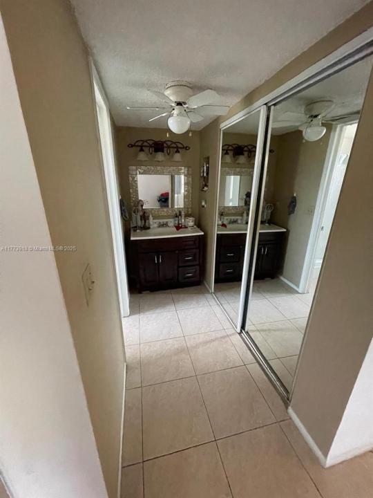 9460 Live Oak Pl 309, Davie, Florida 33324, Estados Unidos