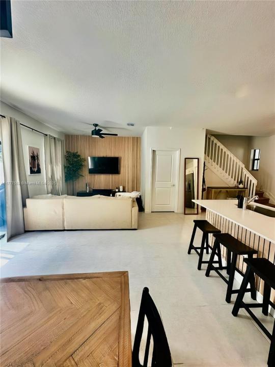 452 NW 203 RD 452, Miami Gardens, Floryda 33169, USA