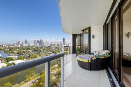 3640 Yacht Club Dr 1601, Aventura, Florida 33180, USA
