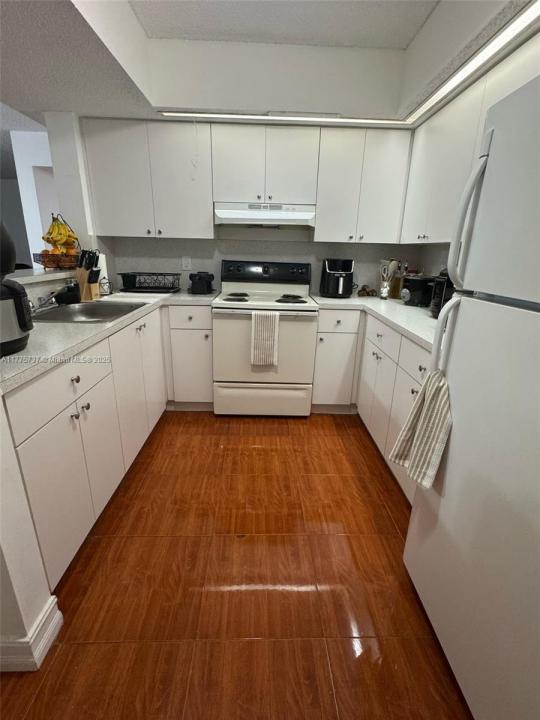 18890 NW 57th Ave 101, Hialeah, Floride 33015, États-Unis