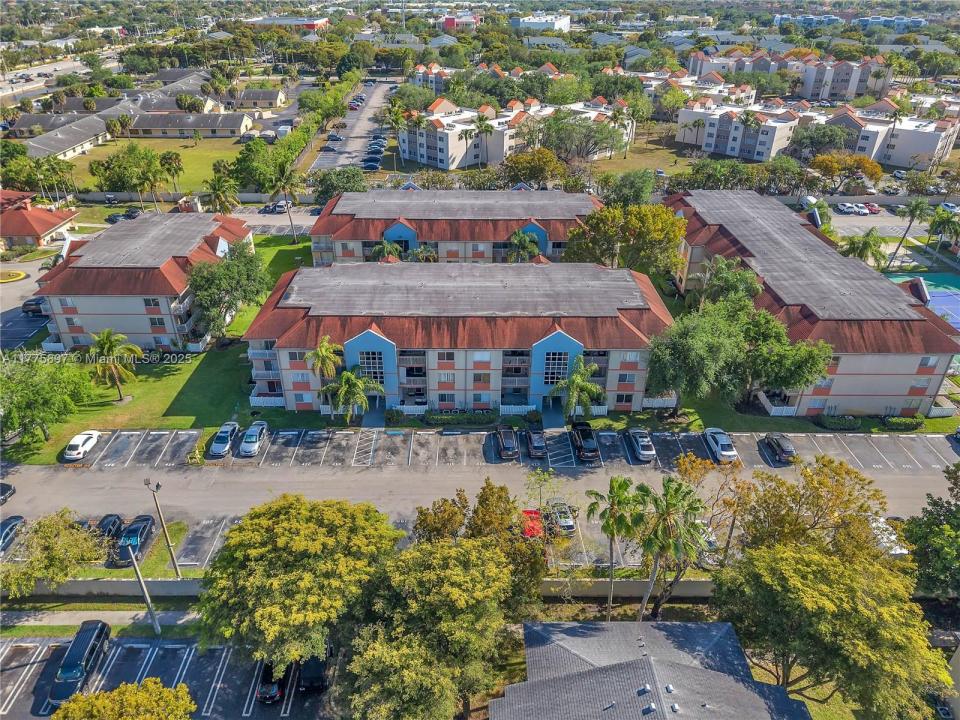 18840 NW 57th Ave 107, Hialeah, Florida 33015