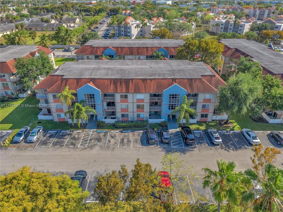 18840 NW 57th Ave 107, Hialeah, Florida 33015