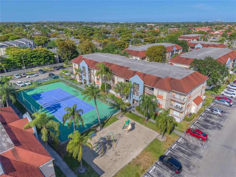 18850 NW 57th Ave 203, Hialeah, Flórida 33015, Estados Unidos