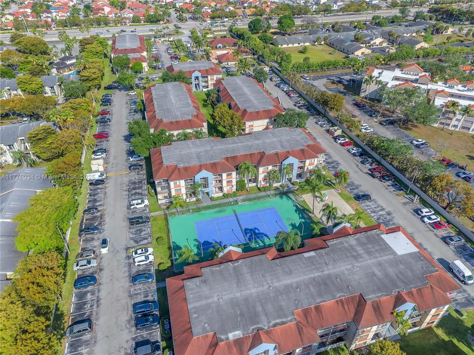 18850 NW 57th Ave 203, Hialeah, Flórida 33015, Estados Unidos