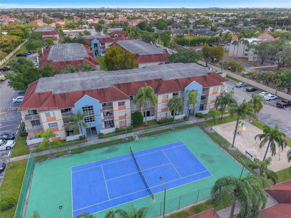 18850 NW 57th Ave 203, Hialeah, Flórida 33015, Estados Unidos