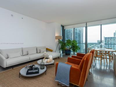 68 SE 6th St 2304, Miami, Florida 33131, USA