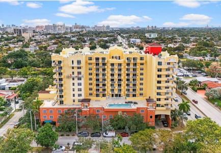 215 SW 42nd Ave 402, Miami, Florida 33134, USA
