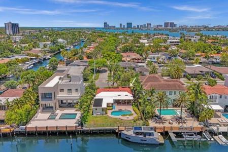 12900 N Bayshore Dr, Keystone Point, North Miami, Florida 33181