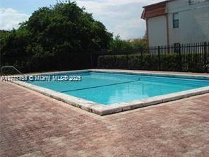 870 NE 207th Ter 201-9, Miami, Florida 33179, USA