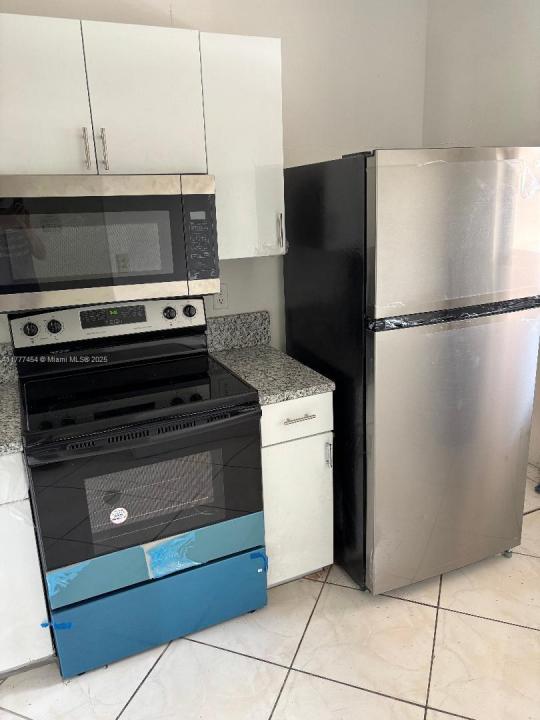 870 NE 207th Ter 201-9, Miami, Флорида 33179, Соединенные Штаты