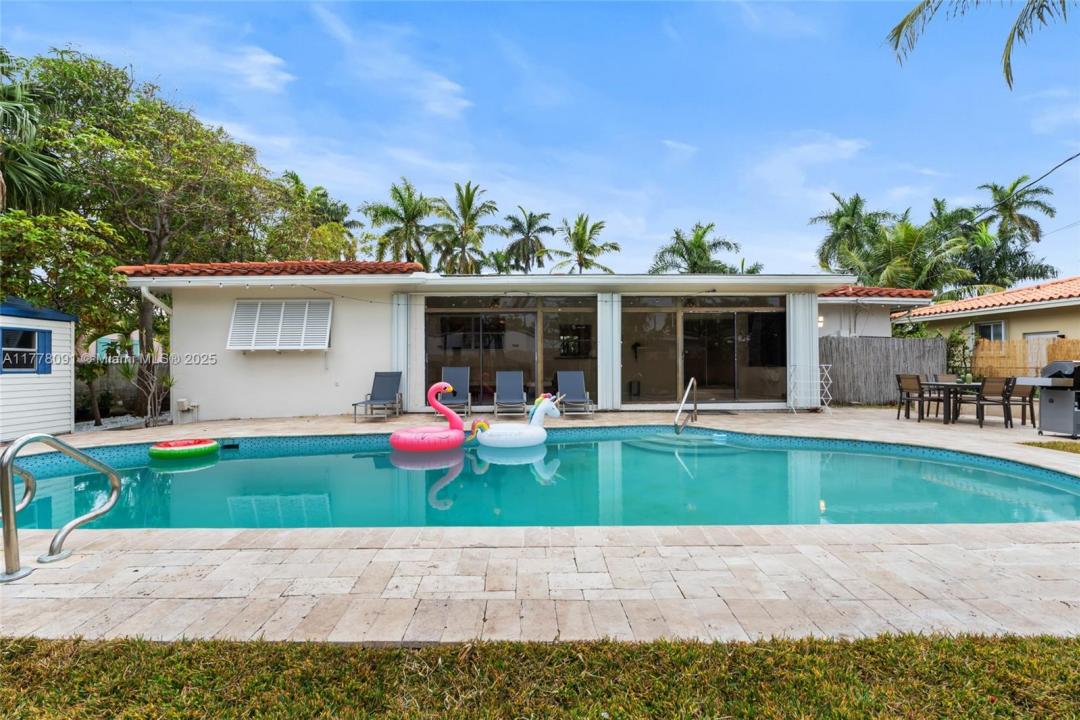 852 Tyler St, Hollywood, Florida 33019, USA