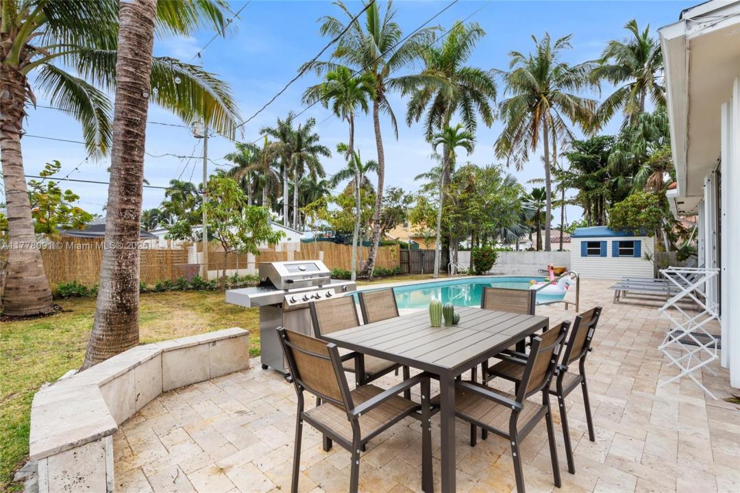 852 Tyler St, Hollywood, Florida 33019, USA