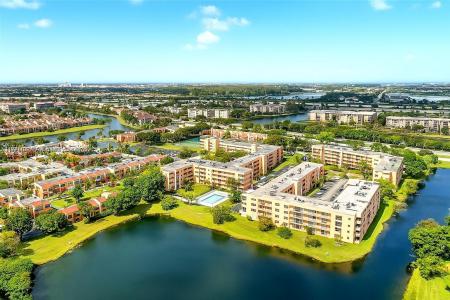 8897 Fontainebleau Blvd 307, Miami, Florida 33172, USA