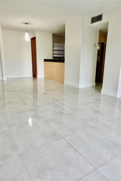 8897 Fontainebleau Blvd 307, Miami, 佛罗里达州 33172, 美国