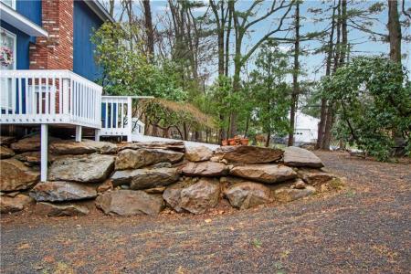 20 Holly Hill Court, East Greenwich, Rhode Island 02818, USA