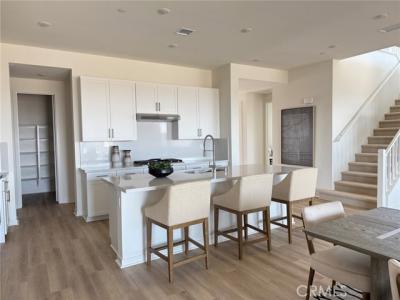 Conservatory Drive, Fontana, California 92336, Estados Unidos