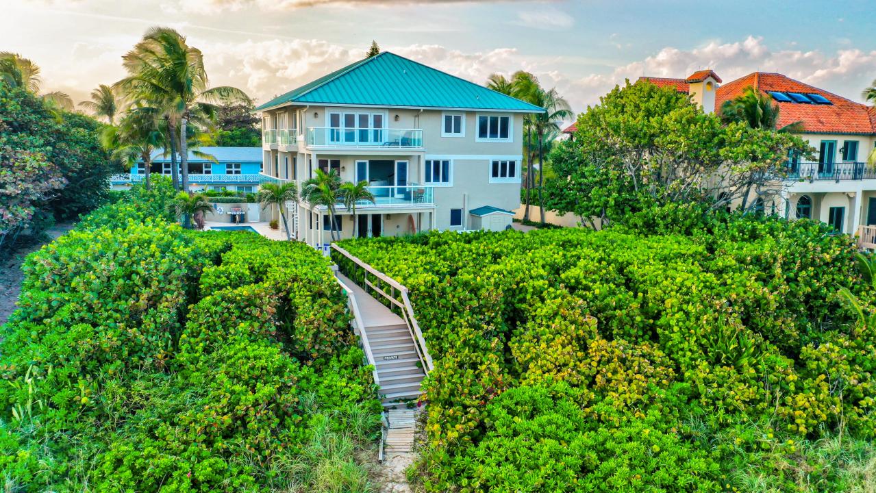 4535 Coquina Road B, PELICAN BEACH, Boynton Beach, Florida 33435