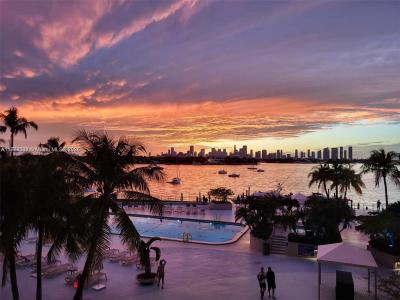 1200 West Ave 303, Miami Beach, Florida 33139, USA