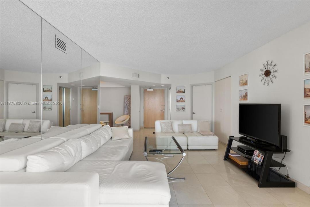 16485 Collins Ave 1632, Sunny Isles Beach, Florida 33160, USA