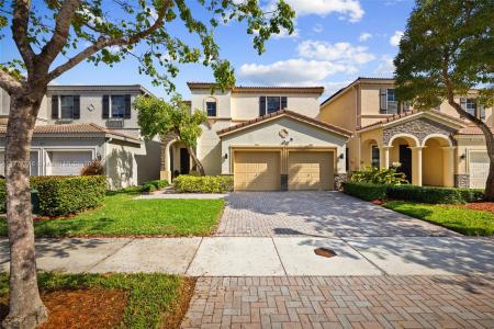 697 NE 193rd Ter, Miami, Florida 33179, USA
