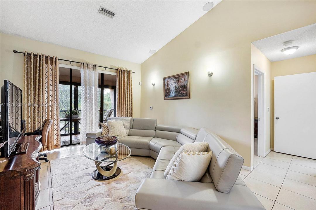 4101 E Coral Tree Cir 313, Coconut Creek, Flórida 33073, Estados Unidos