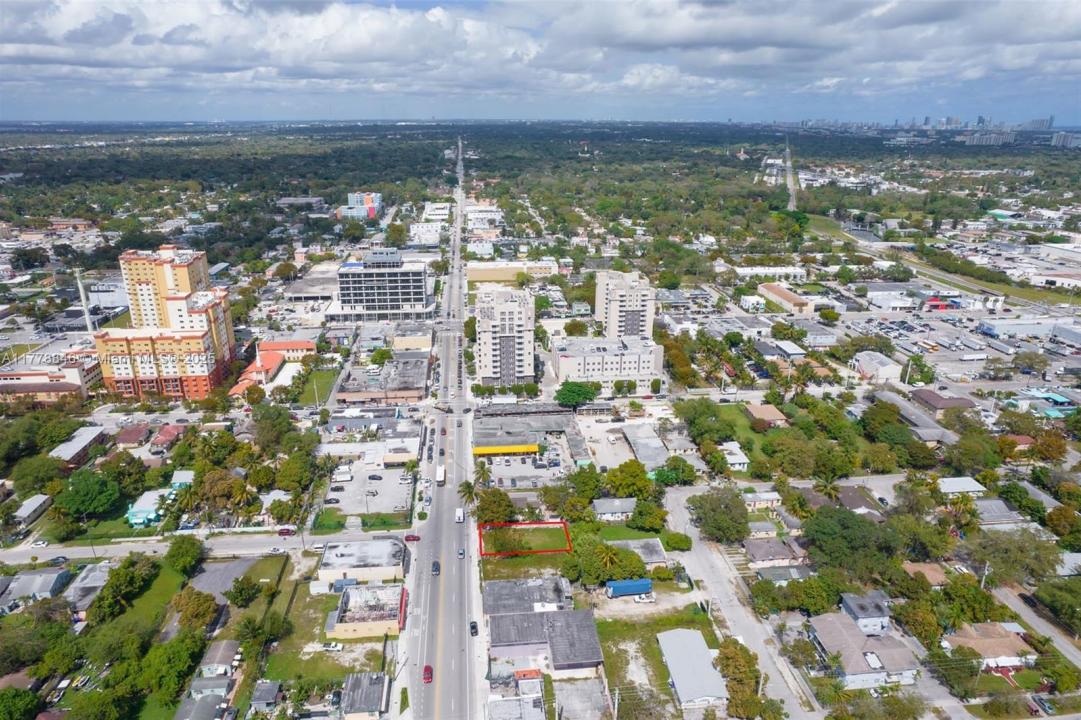 7635 NE 2nd Ave, Miami, フロリダ 33138, アメリカ合衆国