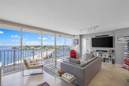 7601 E Treasure Dr 1214, North Bay Village, Florida 33141, USA