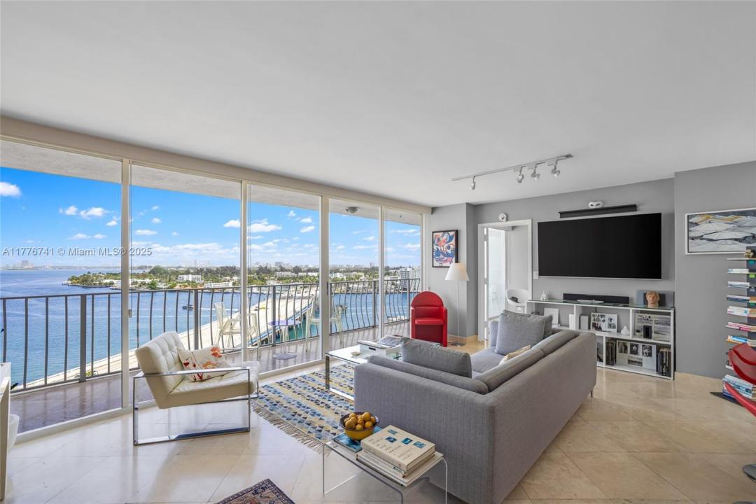 7601 E Treasure Dr 1214, North Bay Village, Floride 33141, États-Unis