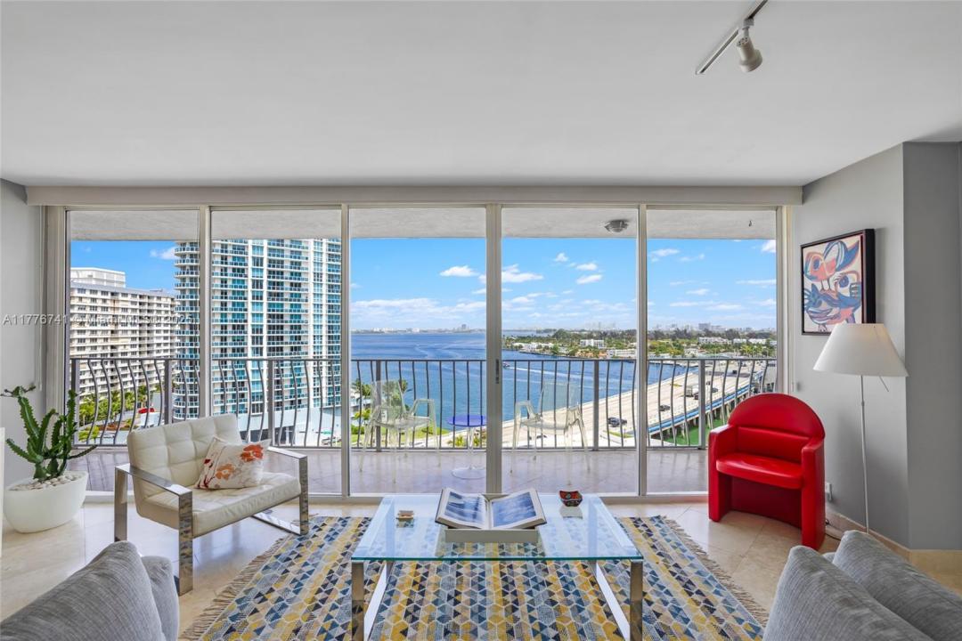 7601 E Treasure Dr 1214, North Bay Village, Floride 33141, États-Unis