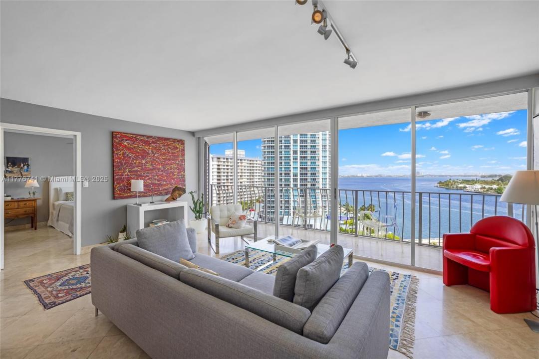 7601 E Treasure Dr 1214, North Bay Village, Floride 33141, États-Unis