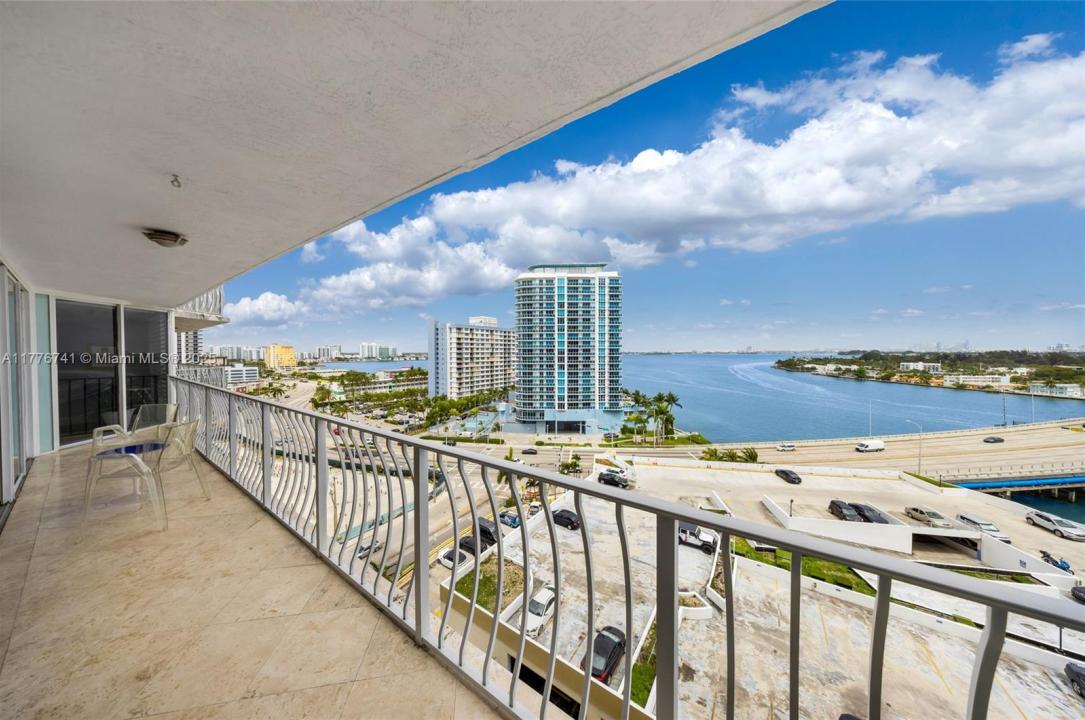 7601 E Treasure Dr 1214, North Bay Village, Floride 33141, États-Unis