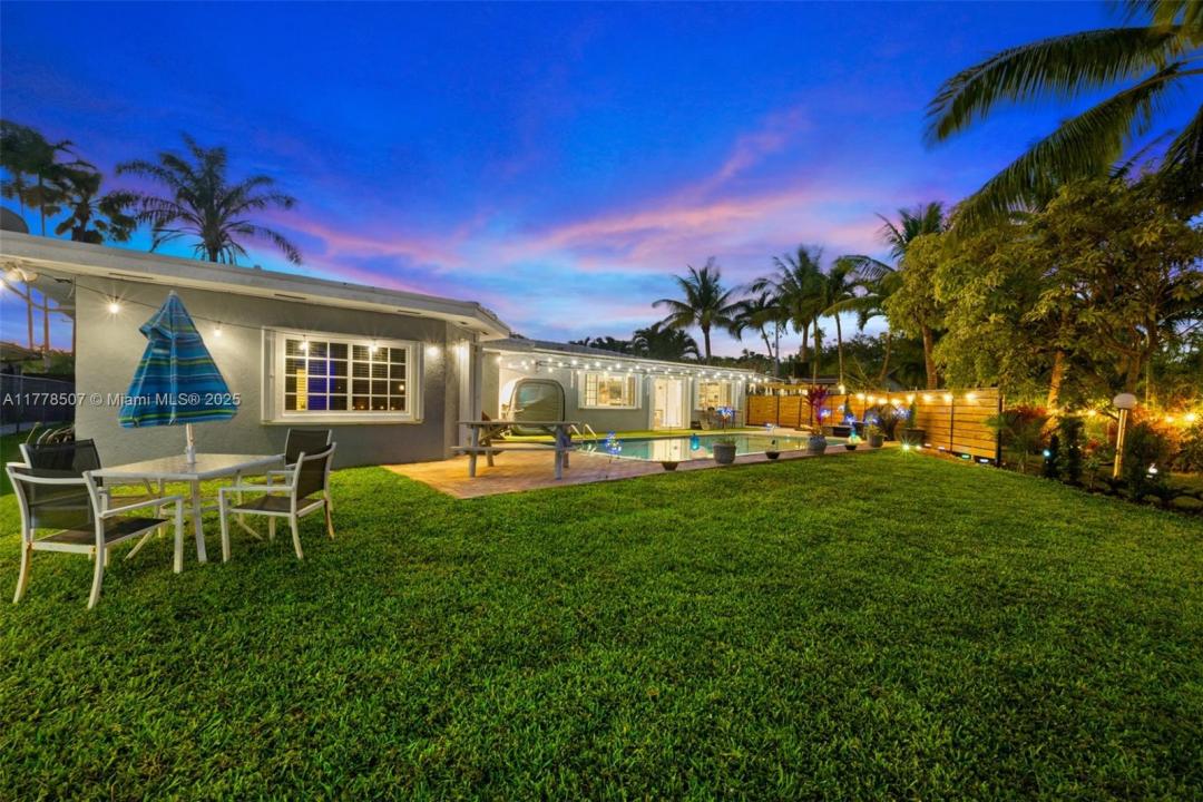 19885 NE 22nd Ave, Miami, فلوريدا 33180, الولايات المتحدة