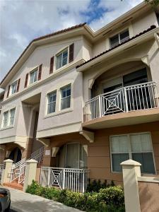 8882 W Flagler St 201, Miami, Florida 33174, USA