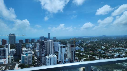 185 SW 7th St 3814, Miami, Florida 33130, USA