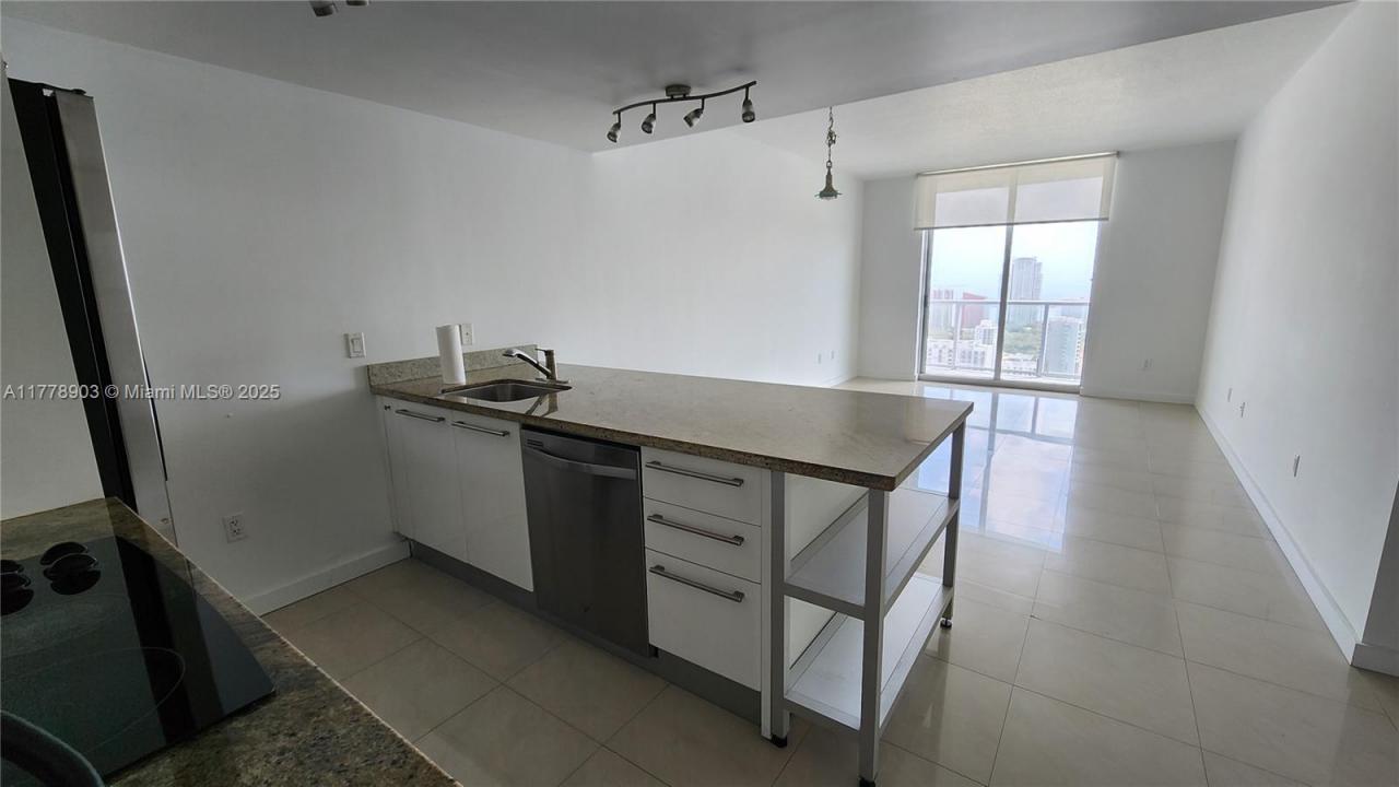 185 SW 7th St 3814, Miami, Florida 33130, Estados Unidos