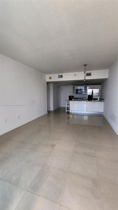 185 SW 7th St 3814, Miami, Florida 33130, Estados Unidos