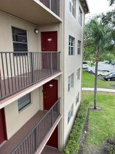 13455 SW 9th Ct 318J, Pembroke Pines, Florida 33027, USA