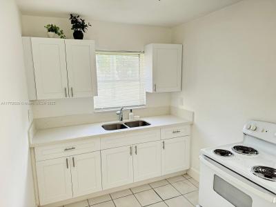 201 NW 77th St 1, Miami, Florida 33150, USA