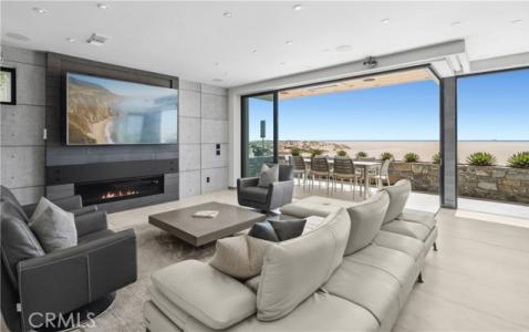 W Oceanfront, Newport Beach, California 92661