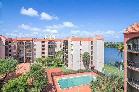 5199 NW 7th St 603E, Miami, Florida 33126, USA