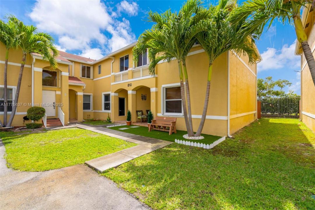 810 NE 212th Ter 2, Miami, Florida 33179