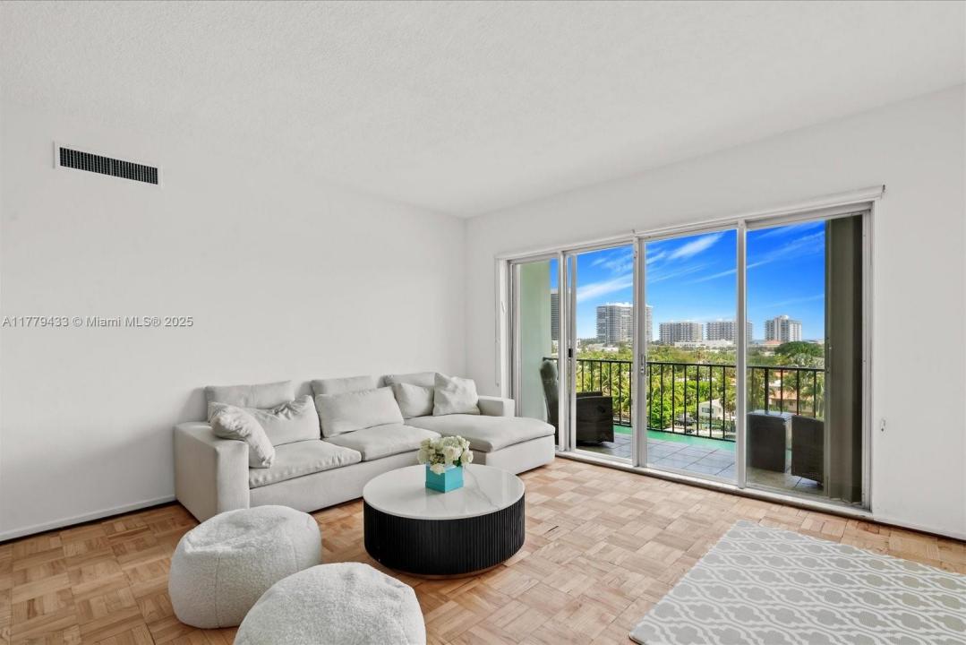 9341 E Bay Harbor PH B, Bay Harbor Islands, Floryda 33154, USA