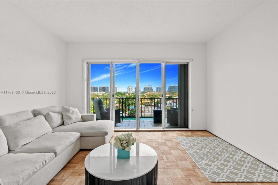 9341 E Bay Harbor PH B, Bay Harbor Islands, Floryda 33154, USA